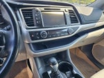 2016 Highlander Thumbnail 17