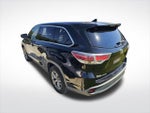 2016 Highlander Thumbnail 11