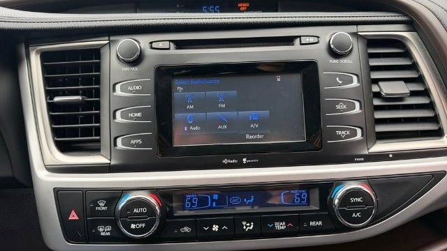 2015 Toyota Highlander LE
