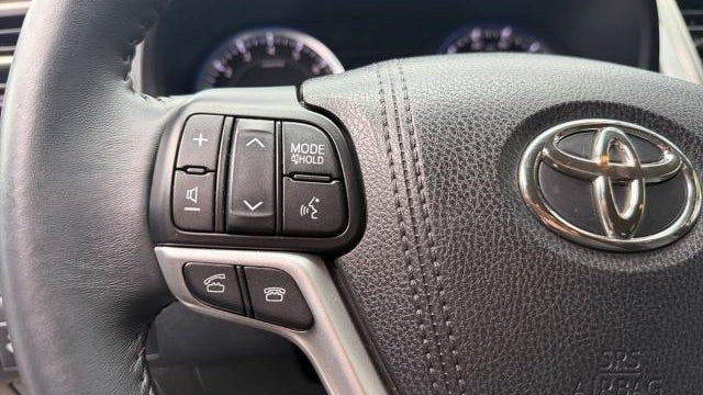2015 Toyota Highlander LE