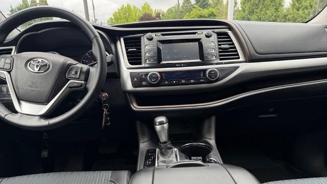 2015 Toyota Highlander LE