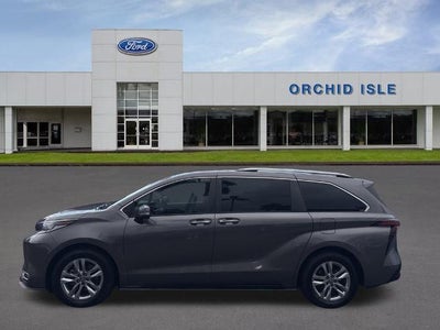 2022 Toyota Sienna Limited 7-Passenger 4DR Mini-Van