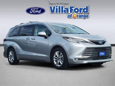 Photo of a 2021 Toyota Sienna Limited 7-Passenger 4DR Mini-Van for sale