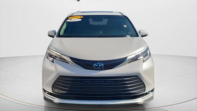 2023 Toyota Sienna Limited 7-Passenger