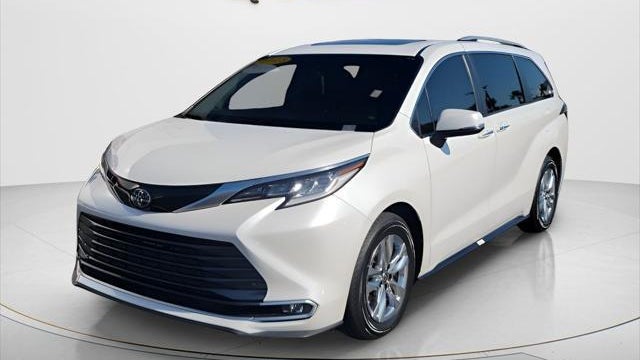 Preowned 2023 Toyota Sienna Limited 7-Passenger for Sale