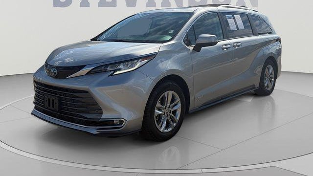Preowned 2021 Toyota Sienna Limited 7-Passenger for Sale