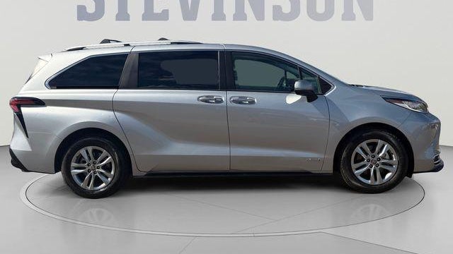 2021 Toyota Sienna Limited 7-Passenger