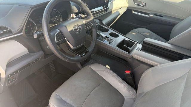2021 Toyota Sienna Limited 7-Passenger