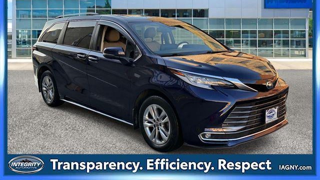 Preowned 2022 Toyota Sienna Limited 7-Passenger for Sale