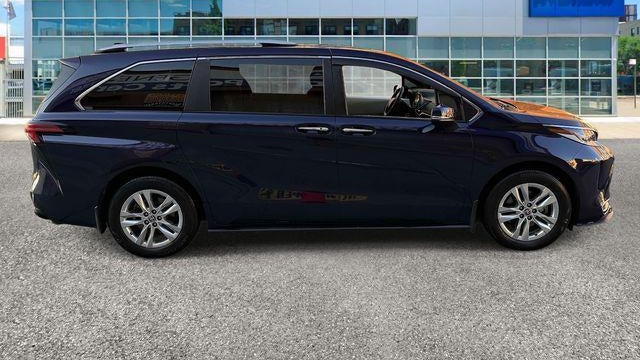 2022 Toyota Sienna Limited 7-Passenger