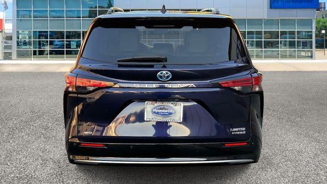 2022 Toyota Sienna Limited 7-Passenger