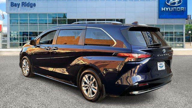 2022 Toyota Sienna Limited 7-Passenger