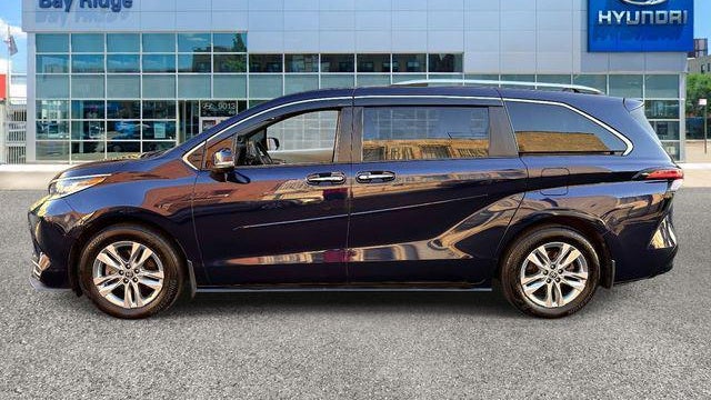 2022 Toyota Sienna Limited 7-Passenger