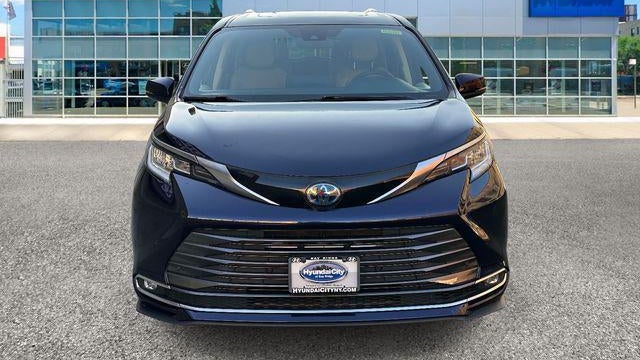 2022 Toyota Sienna Limited 7-Passenger