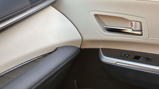 2022 Toyota Sienna Limited 7-Passenger