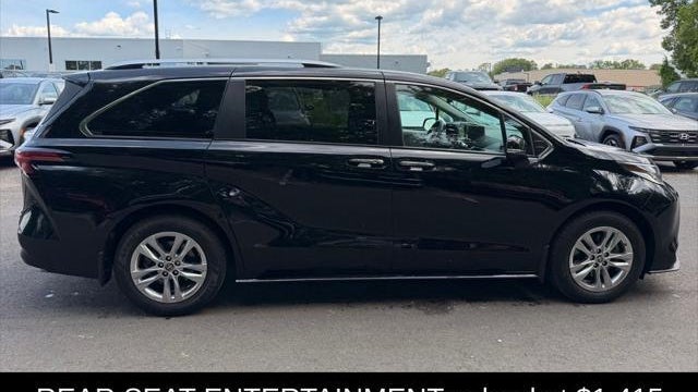 2022 Toyota Sienna Limited 7-Passenger