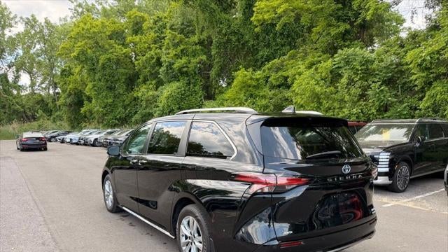 2022 Toyota Sienna Limited 7-Passenger