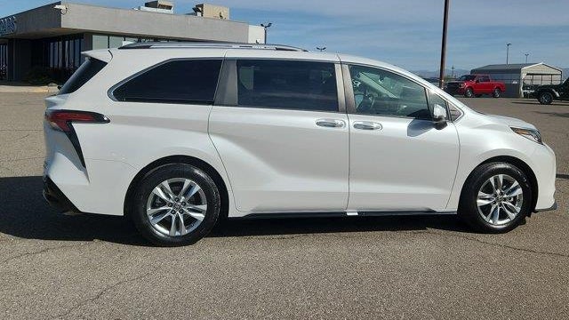 2023 Toyota Sienna Limited 7-Passenger