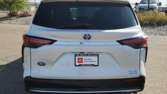 2023 Toyota Sienna Limited 7-Passenger