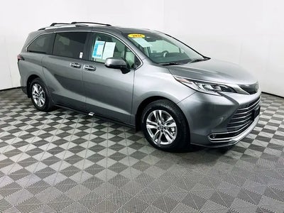 Photo of a 2026 Toyota Sienna AWD Limited 7-Passenger 4DR Mini-Van for sale