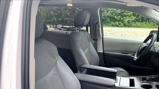 2022 Toyota Sienna Limited 7-Passenger