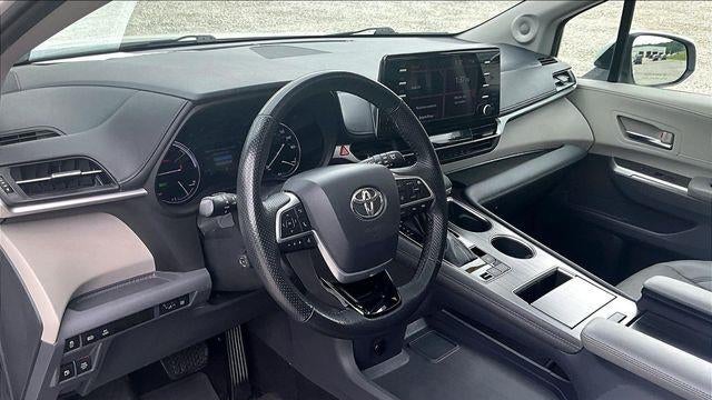 Preowned 2022 Toyota Sienna Limited 7-Passenger for Sale