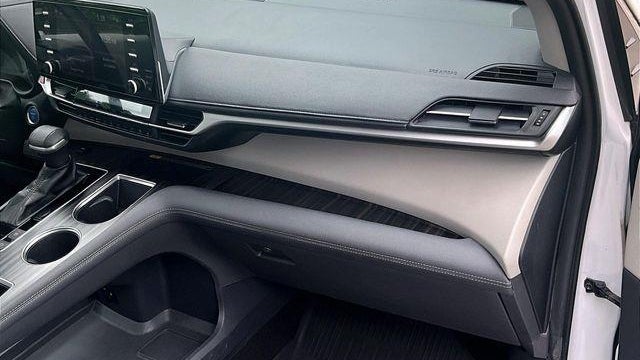 2022 Toyota Sienna Limited 7-Passenger