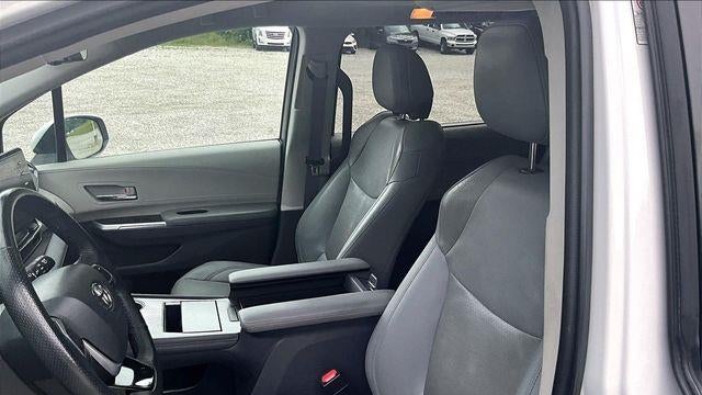 2022 Toyota Sienna Limited 7-Passenger