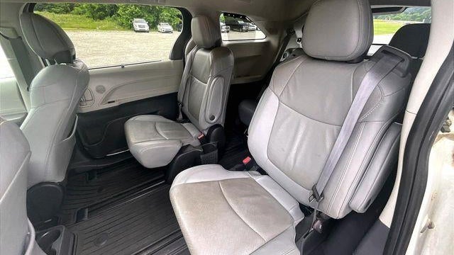 2022 Toyota Sienna Limited 7-Passenger