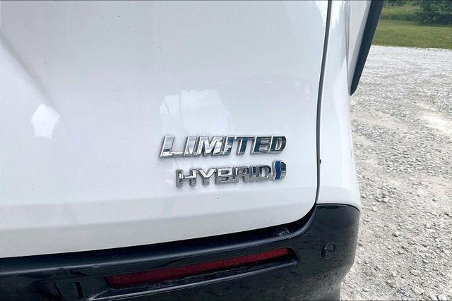 2022 Toyota Sienna - $34,999