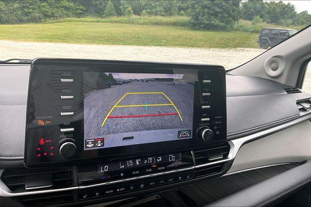 2022 Toyota Sienna - $34,999