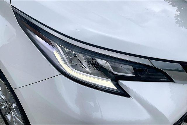 2022 Toyota Sienna - $34,999