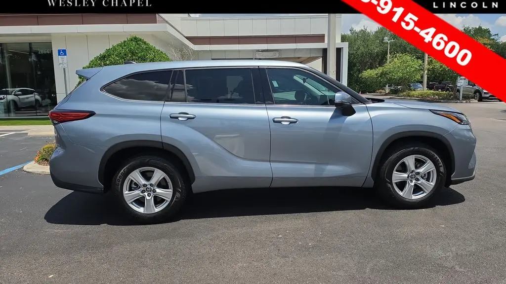 2022 Toyota Highlander LE