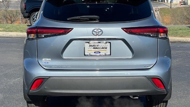 2020 Toyota Highlander LE