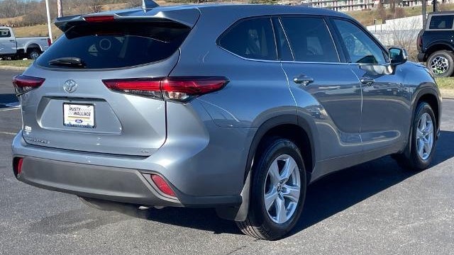 2020 Toyota Highlander LE