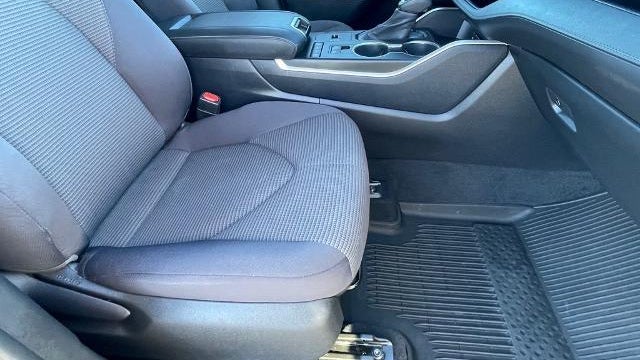 2020 Toyota Highlander LE