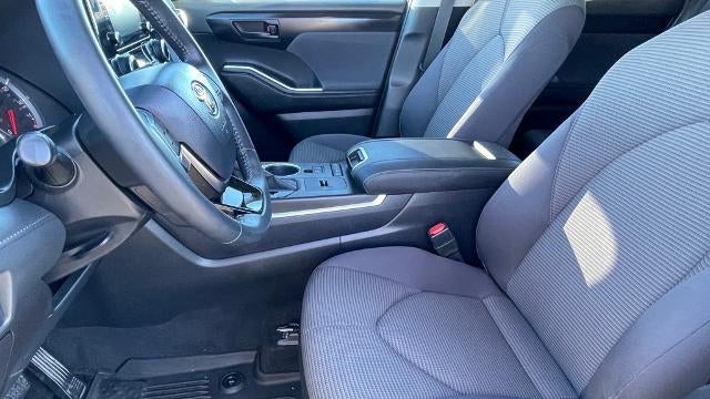 2020 Toyota Highlander LE