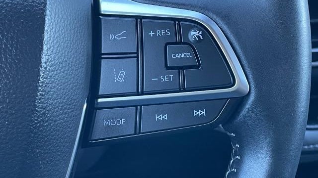 2020 Toyota Highlander LE