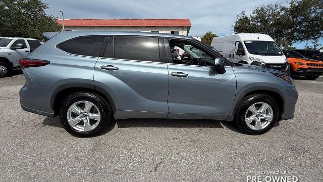2021 Toyota Highlander LE