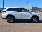 2019 Highlander Thumbnail 3