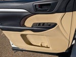 2019 Highlander Thumbnail 19