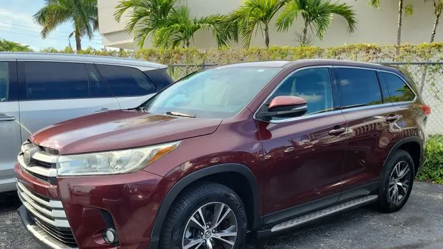 2019 Toyota Highlander LE