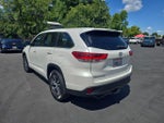2017 Highlander Thumbnail 5