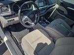 2017 Highlander Thumbnail 7