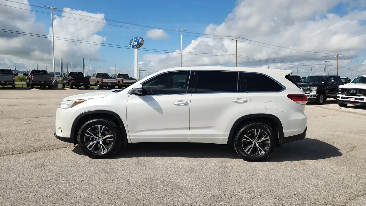 2018 Toyota Highlander LE