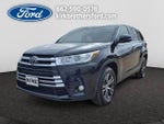 2019 Highlander Thumbnail 3