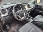 2019 Highlander Thumbnail 10