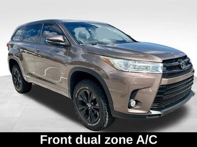 Photo of a 2018 Toyota Highlander LE 4DR SUV (3.5L V6) for sale