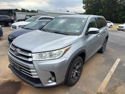 2019 Toyota Highlander LE 4DR SUV (3.5L V6)