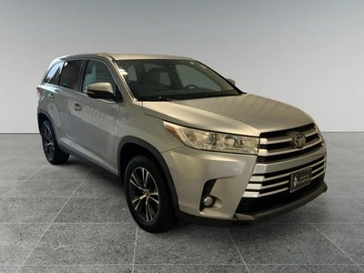 2019 Toyota Highlander LE 4DR SUV (3.5L V6)